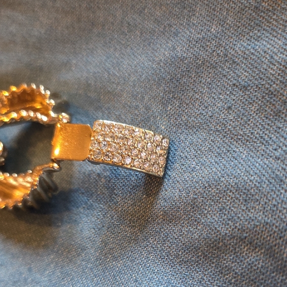 Kenneth Jay Lane Gold Textured Bracelet - Picture 2 of 5